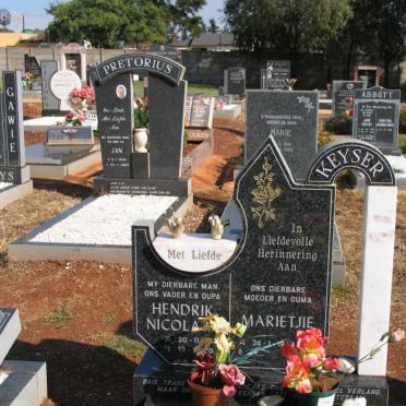 KEYSER Hendrik Nicolaas ? &amp; Marietjie 1944-