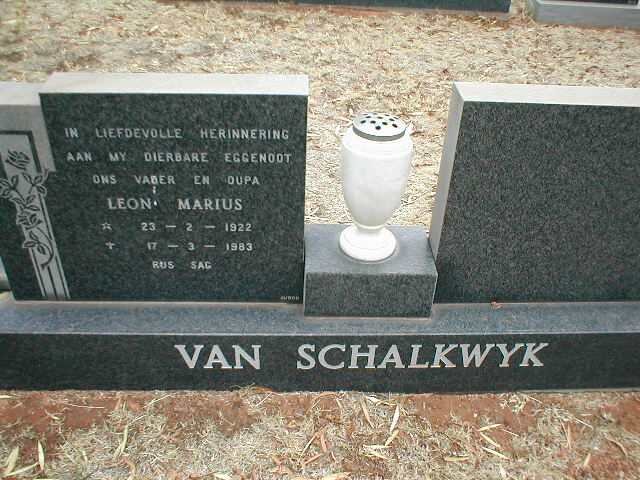 SCHALKWYK Leon Marius, van 1922-1983
