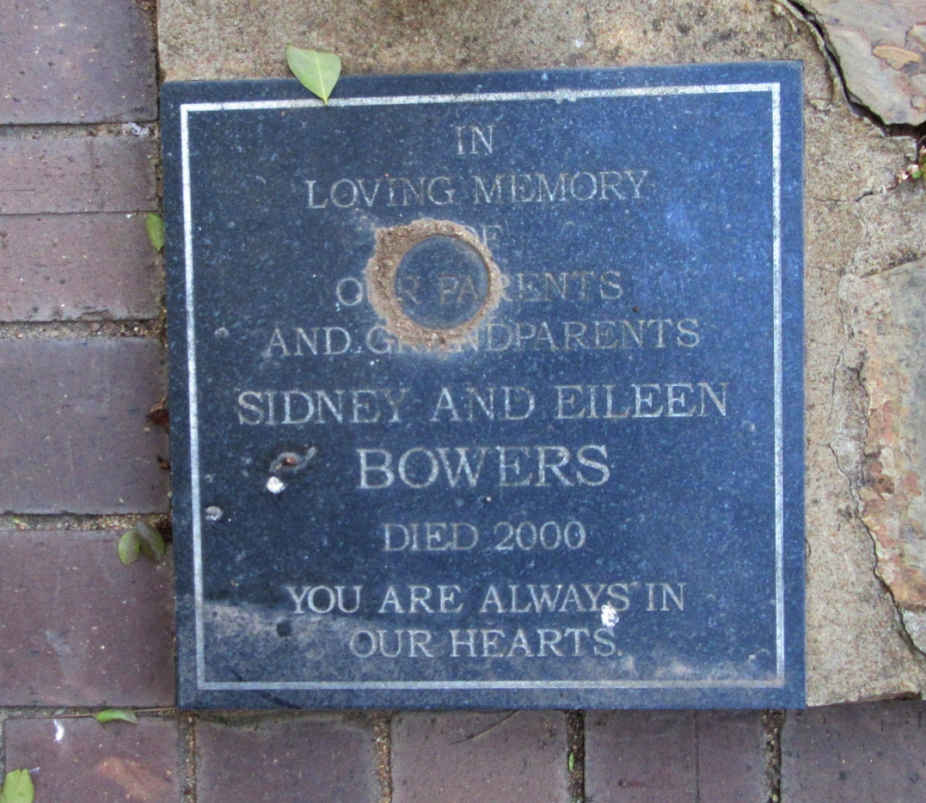 BOWERS Sidney -2000 & Eileen -2000