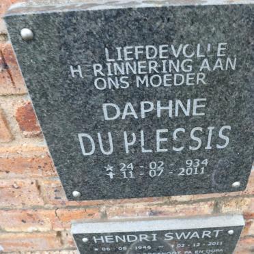 PLESSIS Daphne, du 1934-2011