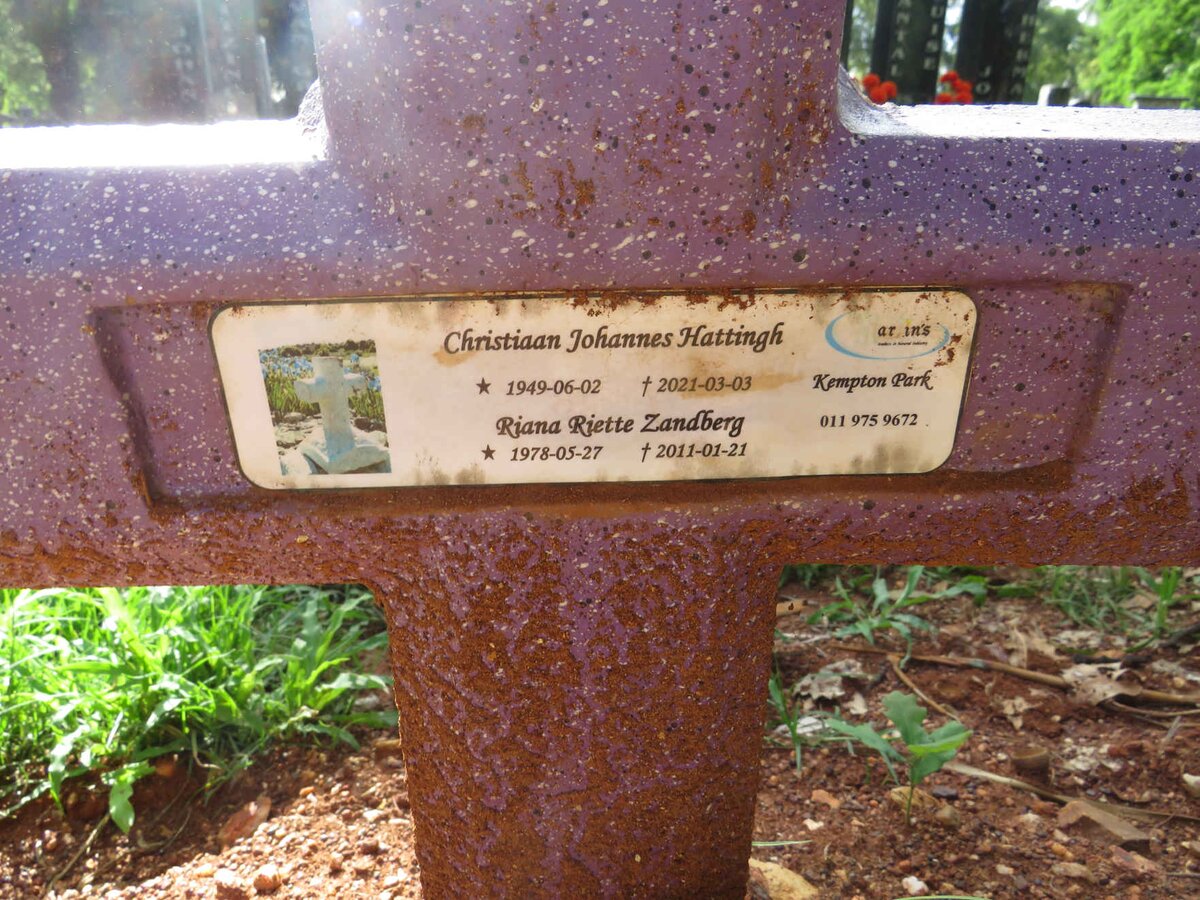 HATTINGH Christiaan Johannes 1949-2021 :: ZANDBERG Riana Riette 1978-2011