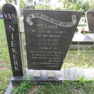 NIEKERK Tom, van 1942-1992 &amp; Leoma 1942-1977 _2