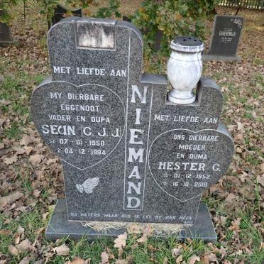 NIEMAND C.J.J. 1950-1994 &amp; Hester C. 1952-2018