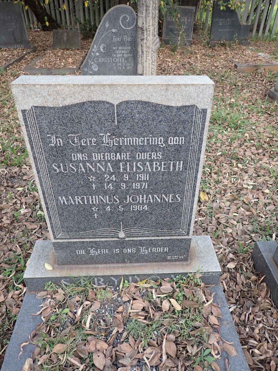 STRYDOM Marthinus Johannes 1904- &amp; Susanna Elizabeth 1911-1971