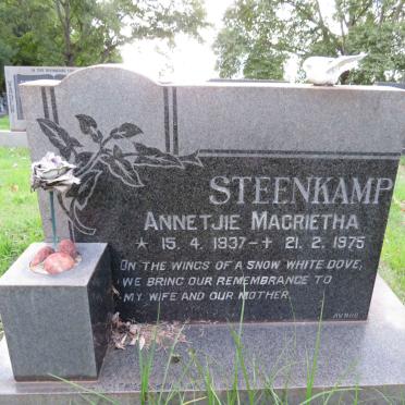STEENKAMP Annetjie Magrietha 1937-1975