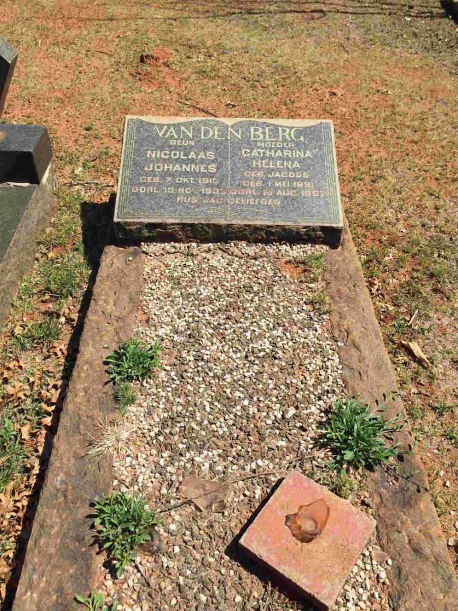 BERG Catharina Helena, van den nee JACOBS 1891-1957 :: VAN DEN BERG Nicolaas Johannes 1915-1933
