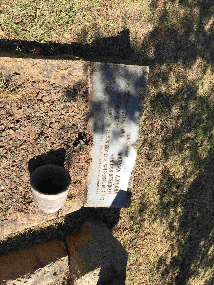 BERG Rudolph Johannes, van den 1844-1926 &amp; Maryna Adriana MEY 184?-1942