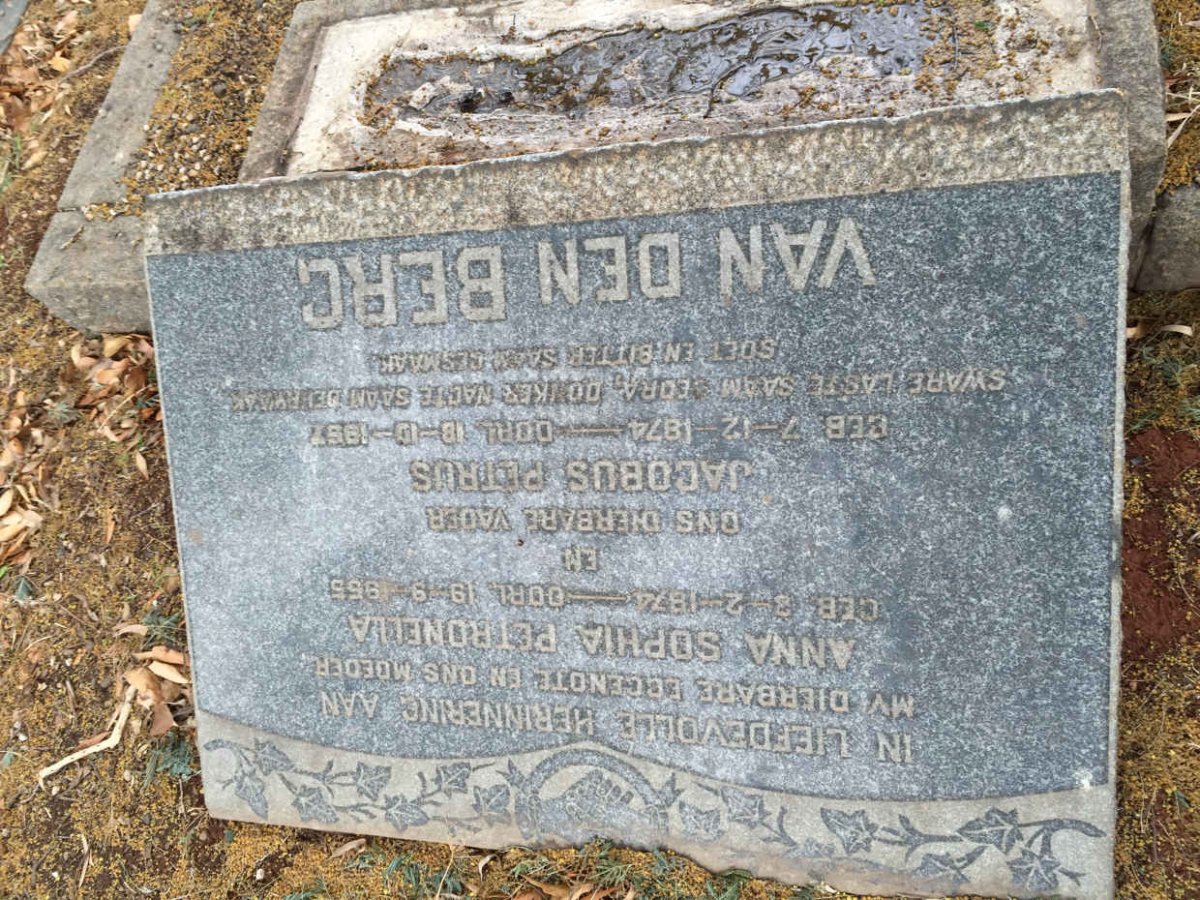 BERG Jacobus Petrus, van den 1874-1957 &amp; Anna Sophia Petronella 1874-1955