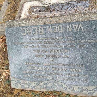 BERG Jacobus Petrus, van den 1874-1957 &amp; Anna Sophia Petronella 1874-1955