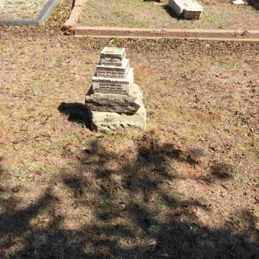 HAYES Eileen Audrey 1909-1910 :: HAYES William ?borne 1911-1912