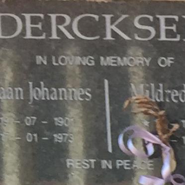 DERCKSEN Adriaan Johannes 1901-197? &amp; Mildred Maria 1905-2001