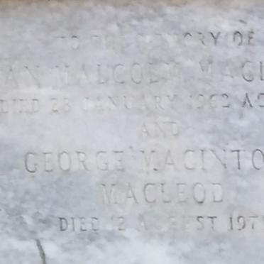 MACLEOD George Macintosh -1979 :: MACLEOD Ian Malcolm -1962