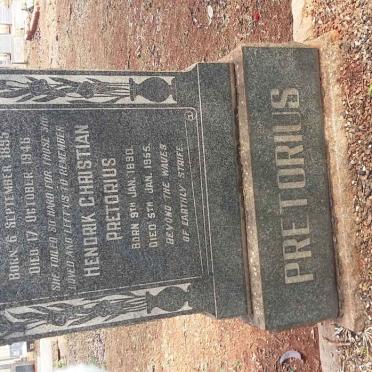 PRETORIUS Hendrik Christian 1890-1955 &amp; Ina 1895-1946 :: SLABBERTS Pieter Willem 1914-1987 &amp; Thelma 1919-1988