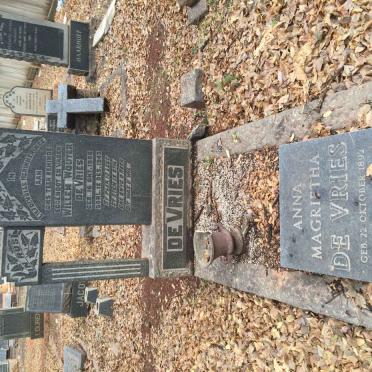 VRIES Willem Wouter, de 1896-1943 &amp; Anna Magrietha 1892-1984