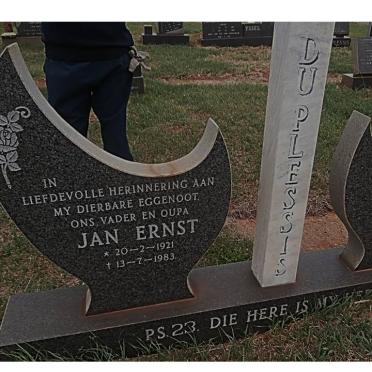 PLESSIS Jan Ernst, du 1921-1983