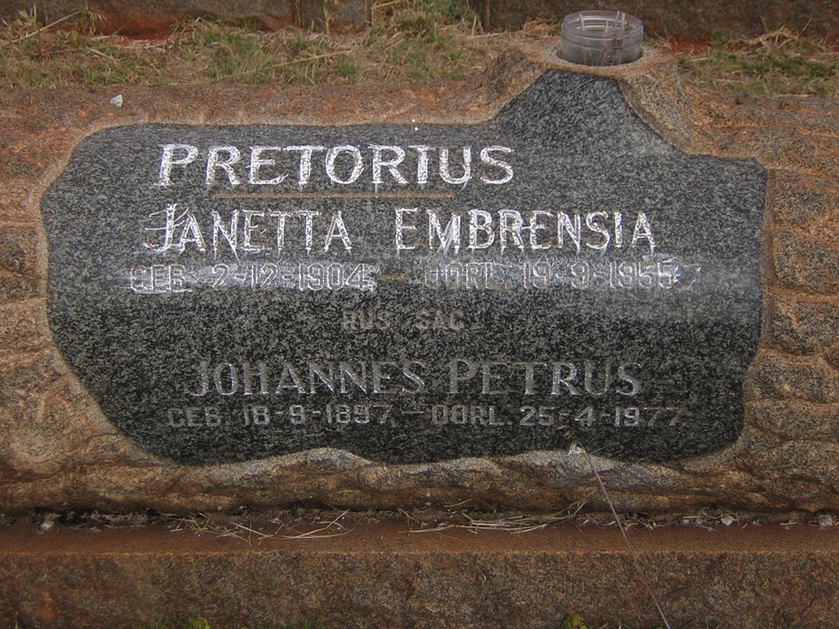 PRETORIUS Johannes Petrus 1897-1977 &amp; Janetta Embrensia 1904-1955