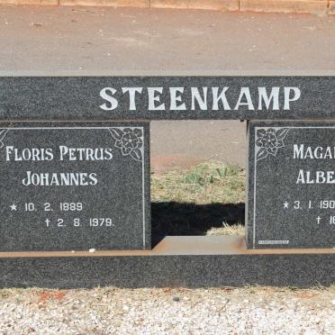 STEENKAMP Floris Petrus Johannes 1889-1979 &amp; Magaretha Albertha 1902-1980