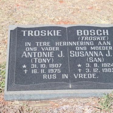 TROSKIE Antonie J. 1907-1975 &amp; Susanna J.E. BOSCH voorheen TROSKIE 1924-1983