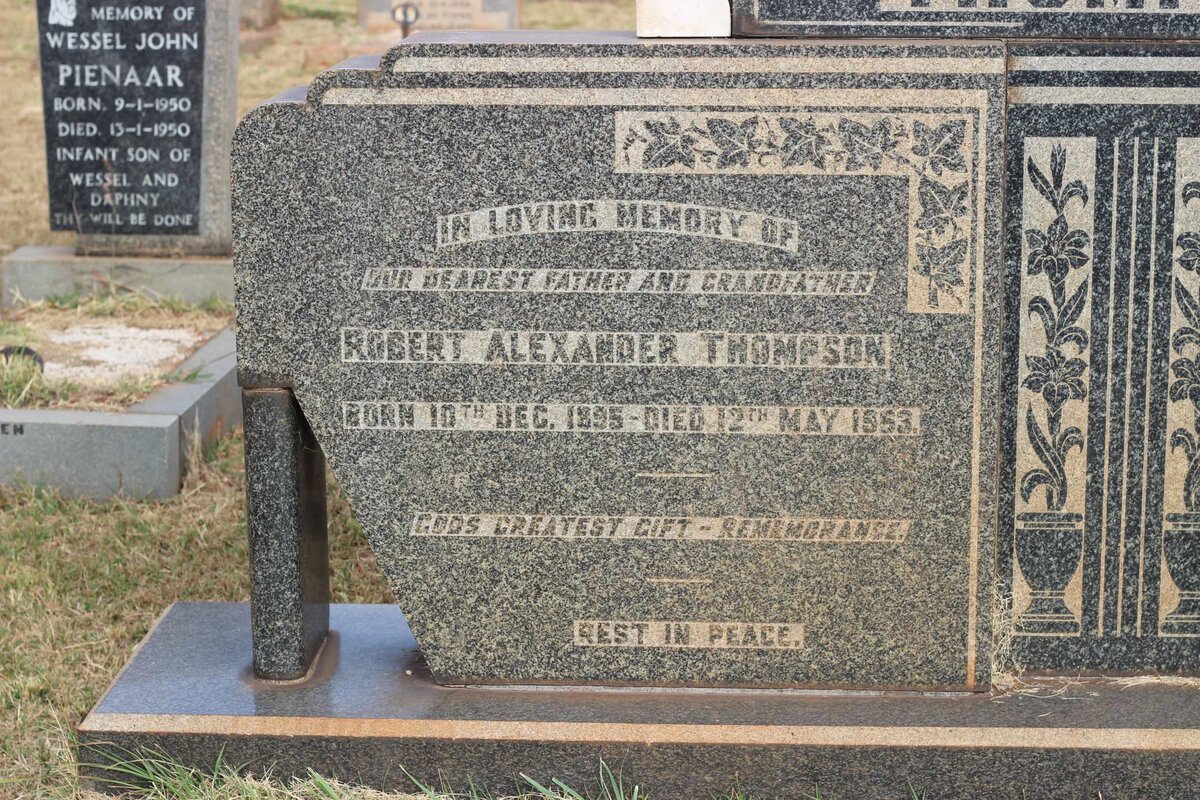 THOMPSON Robert Alexander 1895-1953 &amp; Emily Louisa 1908-1952