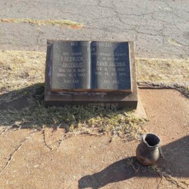 ?EN Fredrick Jacobus 1897-1962 &amp; Anna Jacoba 1892-1956