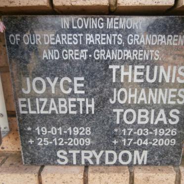 STRYDOM Theunis Johannes Tobias 1926-2009 &amp; Joyce Elizabeth 1928-2009