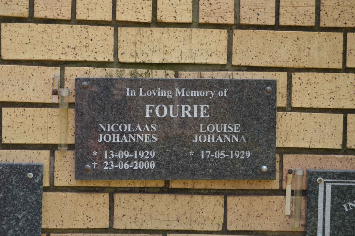 FOURIE Nicolaas Johannes 1929-2000 &amp; Louise Johanna 1929-