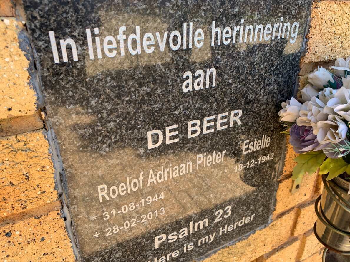 BEER Roelof Adriaan Pieter 1944-2013 &amp; Estelle 1942-