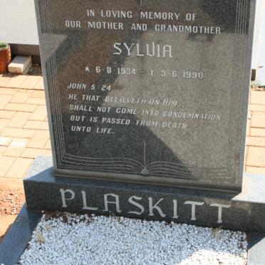 PLASKITT Sylvia 1934-1990