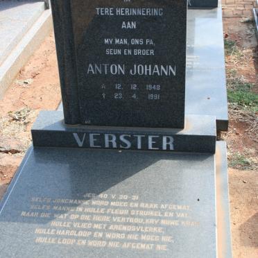 VERSTER Anton Johann 1948-1991