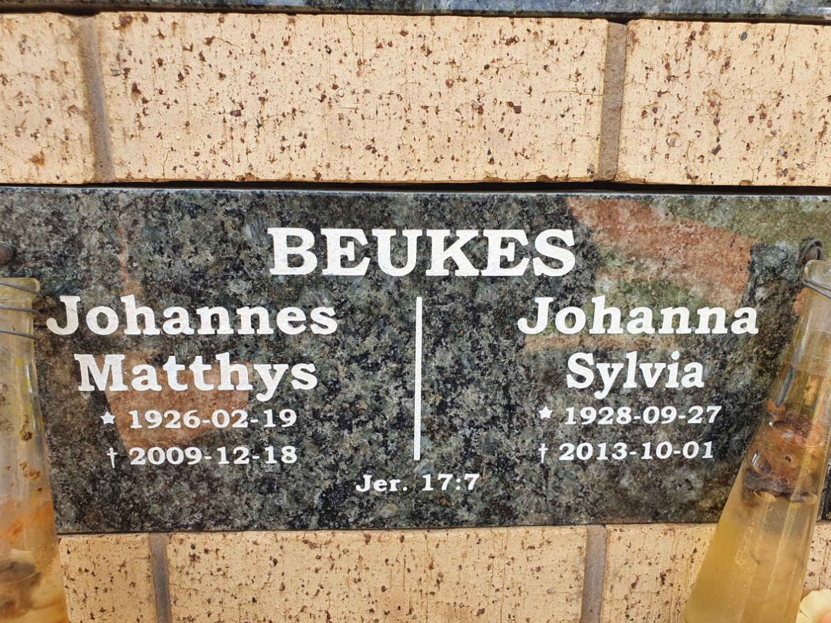 BEUKES Johannes Matthys 1926-2009 &amp; Johanna Sylvia 1928-2013