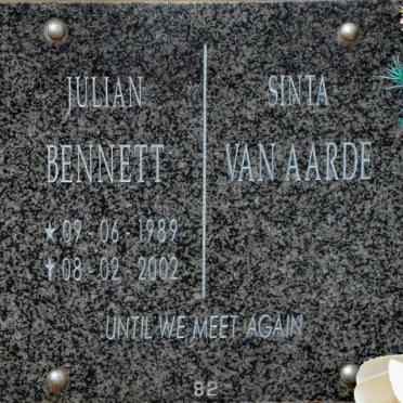 BENNETT Julian 1989-2002 :: VAN AARDE Sinta