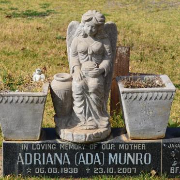 MUNRO Adriana 1938-2007