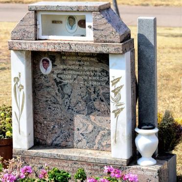 MOSHIGA-SINGH Jennifer 1949-2008