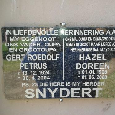 SNYDERT Gert Roedolf Petrus 1924-2004 &amp; Hazel Doreen 1928-2008