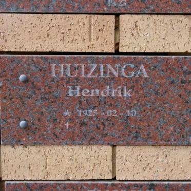 HUIZINGA Hendrik 1925-