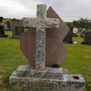 MEYER Annerine 1978-2002
