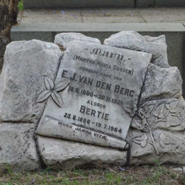 BERG E.J., van den 1886-1964 &amp; Martha Maria GOOSEN 1880-1921