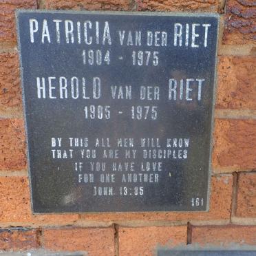 RIET Herold, van der 1905-1975 &amp; Patricia 1904-1975