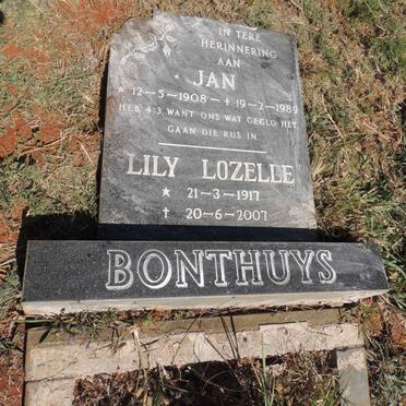 BONTHUYS Jan 1908-1989 &amp; Lily Lozelle 1917-2007