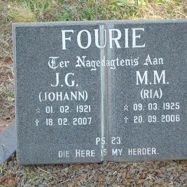 FOURIE J.G. 1921-2007 &amp; M.M. 1925-2006
