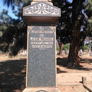 MUNRO Donald Mackay 1872-1917 &amp; Ann Galbraith MURDOCH 1878-1937 :: MUNRO Jean -1913 :: MUNRO Maisie -1924