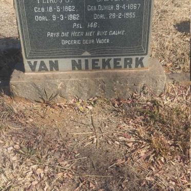 NIEKERK Petrus J., van 1862-1962 &amp; Jacoba G. OLIVIER 1867-1955