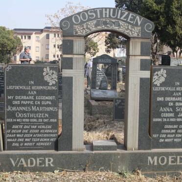 OOSTHUIZEN Johannes Marthinus 1898-1956 & Anna Sophia JANSEN 1903-1963