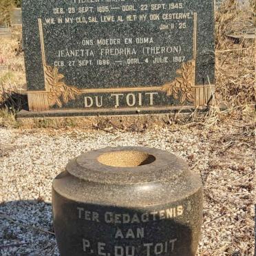 TOIT Pieter Emil, du 1895-1945 &amp; Jeanetta Fredrika THERON 1896-1987