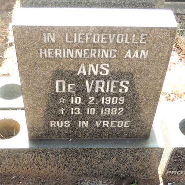 VRIES Ans, de 1909-1982