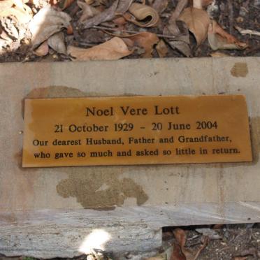 LOTT Noel Vere 1929-2004