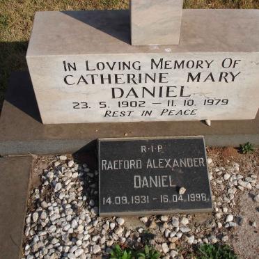 DANIEL Catherine Mary 1902-1979 :: DANIEL Raeford Alexander 1931-1998