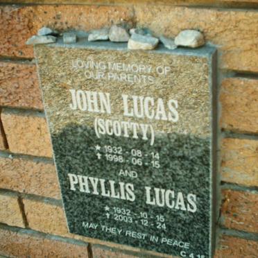 LUCAS John 1932-1998 &amp; Phyllis 1932-2003