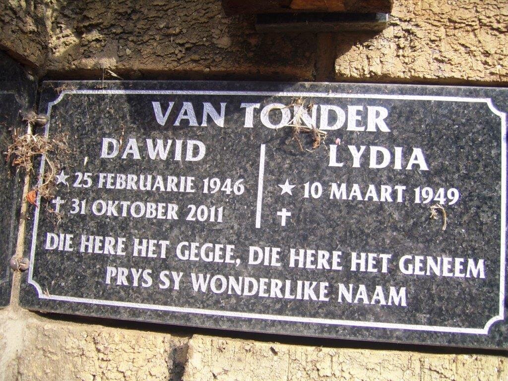 TONDER Dawid, van 1946-2011 &amp; Lydia 1949-