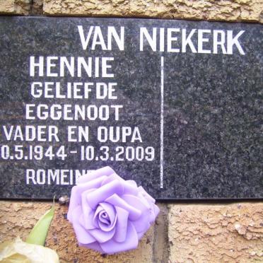 NIEKERK Hennie, van 1944-2009